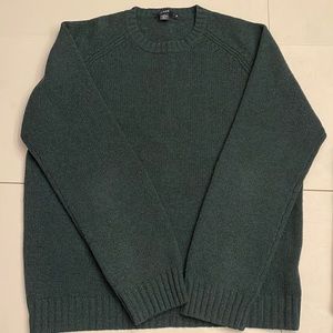 Jcrew 100% lambs wool sweater - dark green color